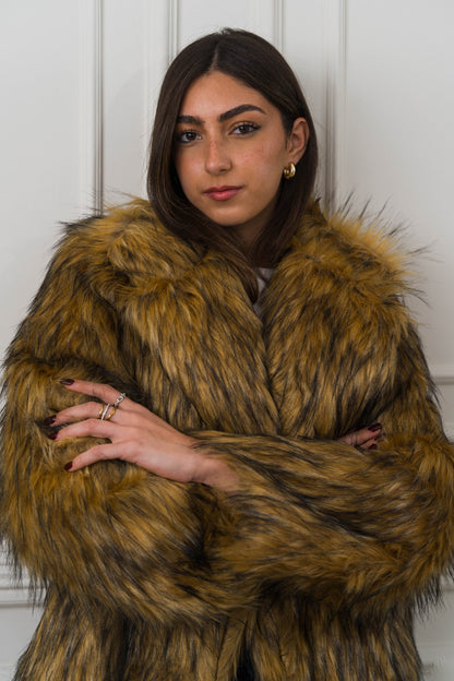 Valencía Faux Fur Jacket – Gold - Ornaty
